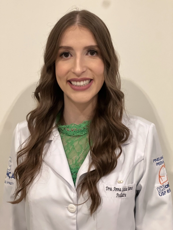 Dra. Anna Luisa Ramos — Pneumologista Pediátrica em Ribeirão Preto, formada pela USP-RP